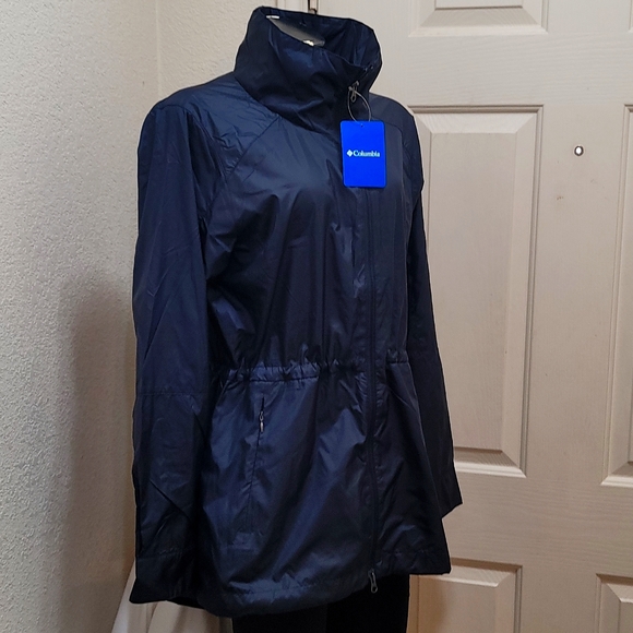 Columbia Isabella Lake Windbreaker - Picture 2 of 10